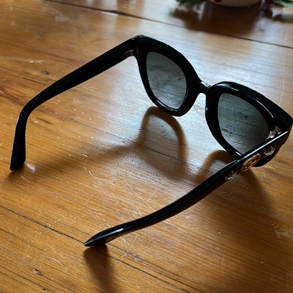 Authentic Gucci sunglasses style #0802S. Please read description! - Picture 7 of 11